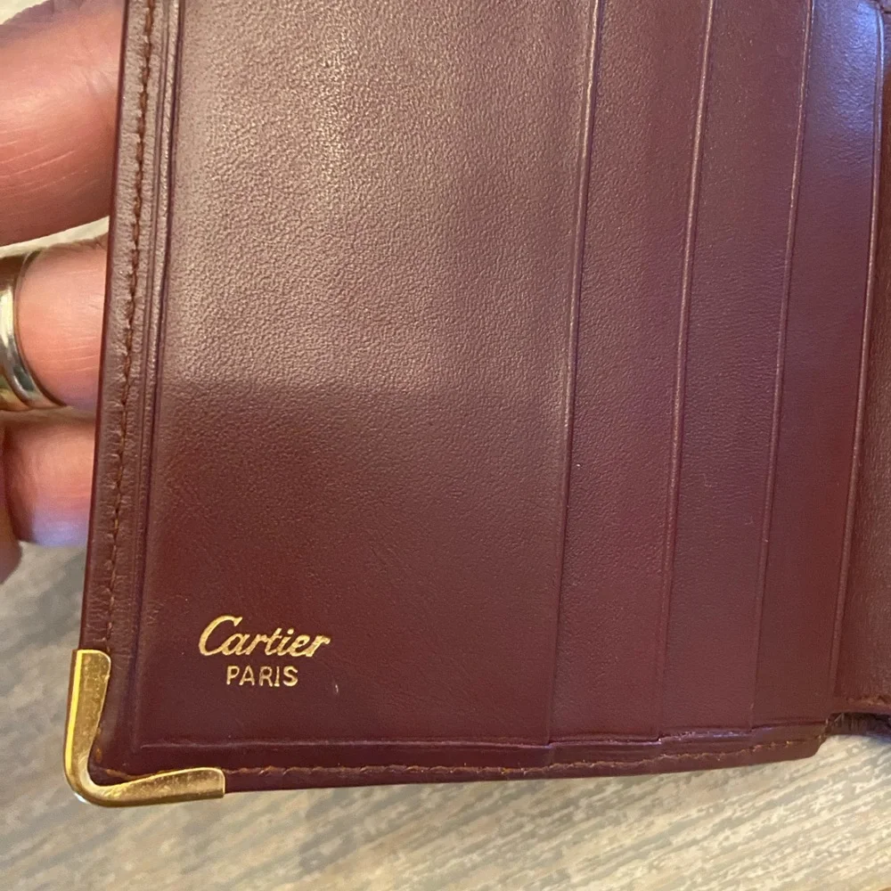 AUTHENTIC!! CARTIER Burgandy Calfskin Leather Wallet. luxury